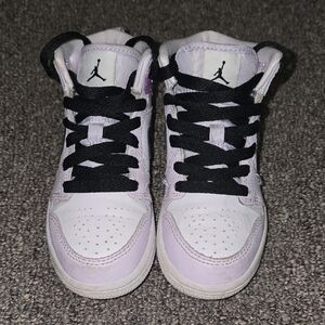 Jordan White and Black Sneakers Classic Design